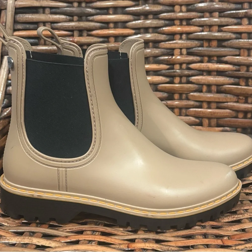 Igor Beige and Black Igor Ladies Rain Boots, Ankle Boots, Lug Soles, Size 8.5